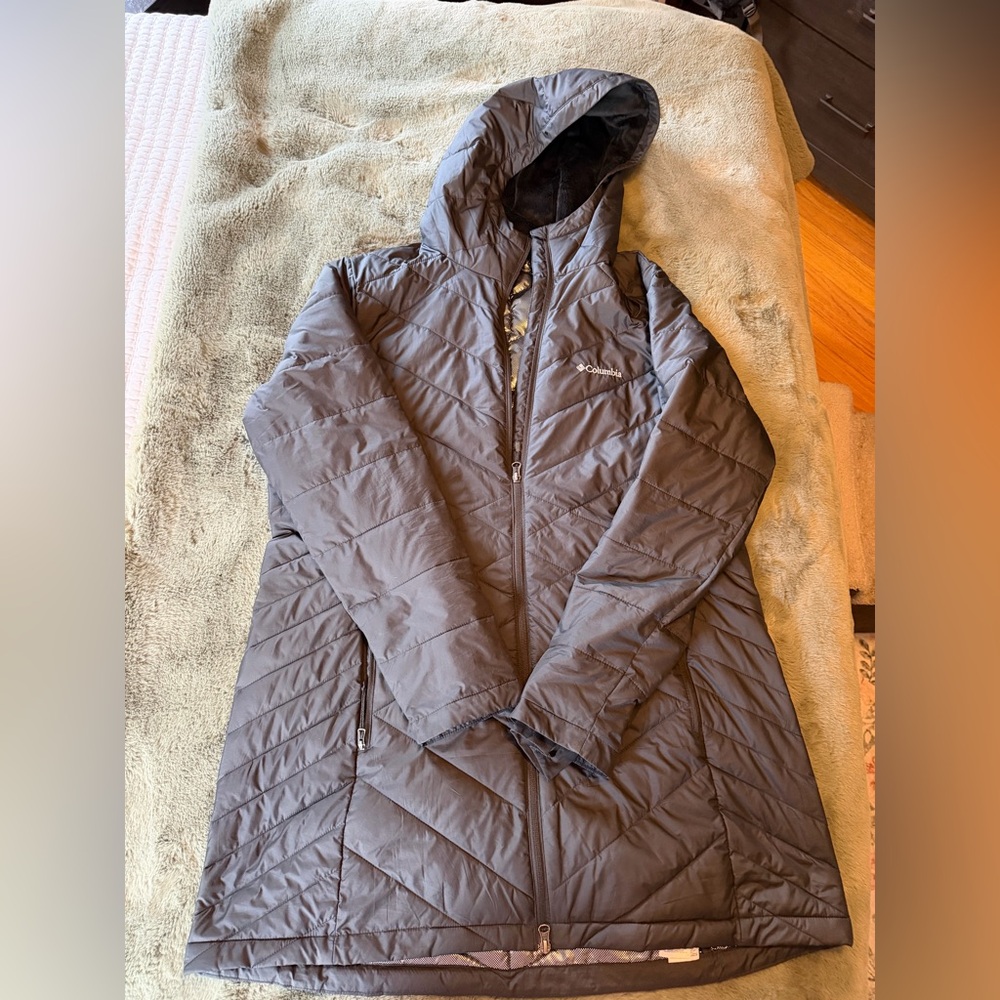 Columbia Black Hooded Puffer Coat with Polka Dot Lining